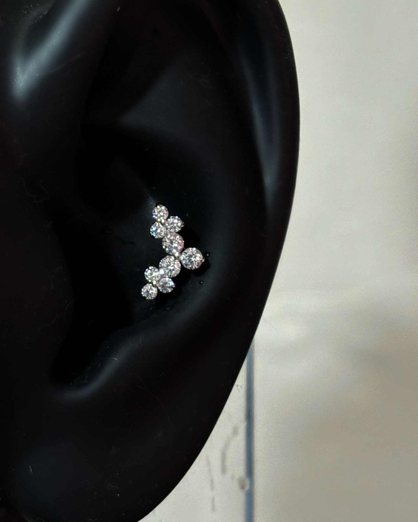 Feliz by Akimi · Implant Grade Titanium · Internally Threaded Flatback